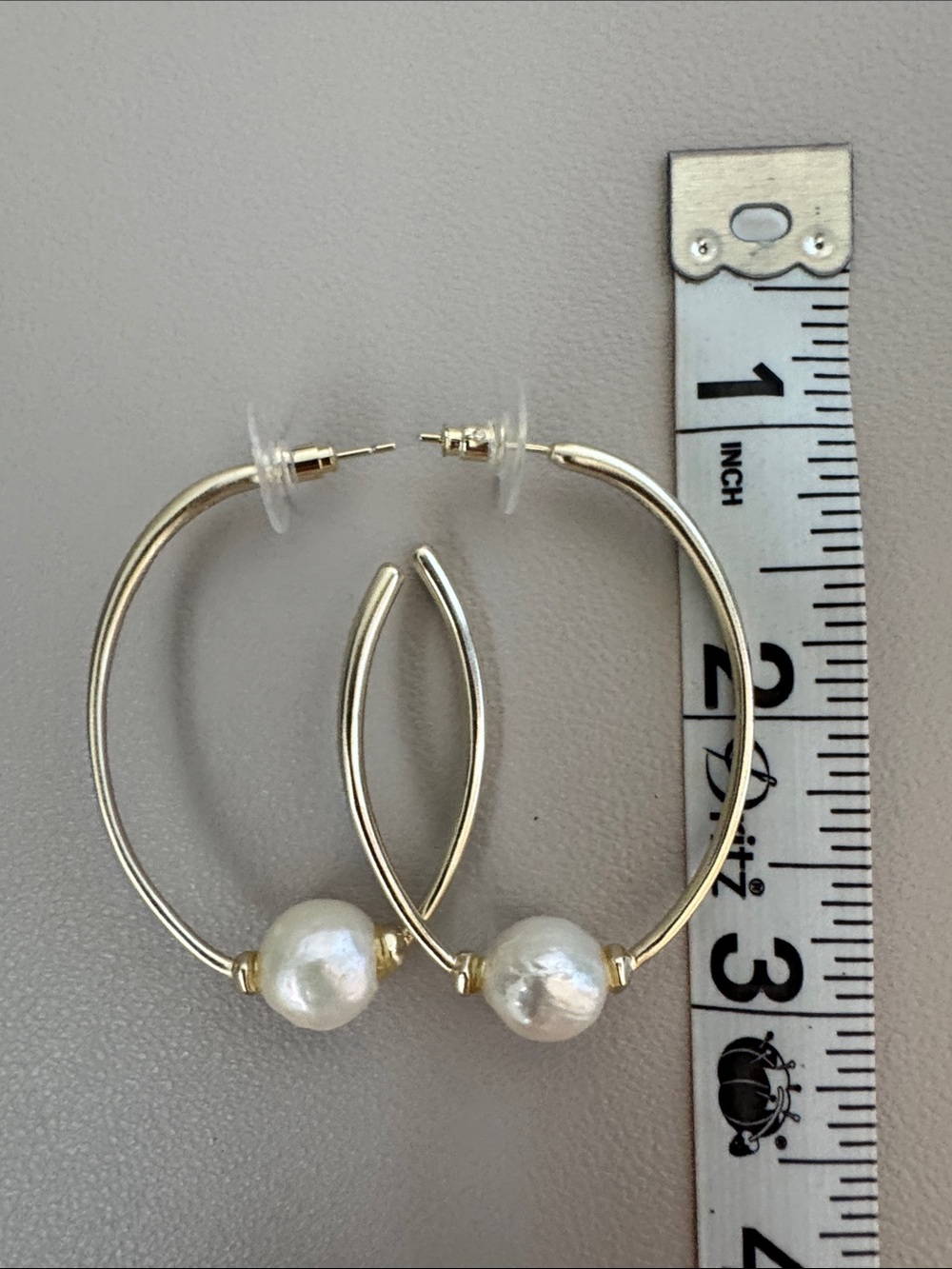 Kendra Scott Gold Hoop Earrings with White Pearl Accent - Picture 3 of 3